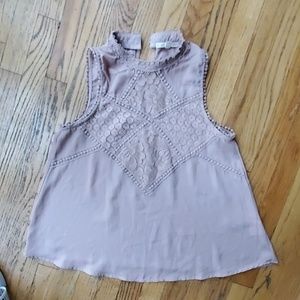 Cream no sleeve flowly lace blouse